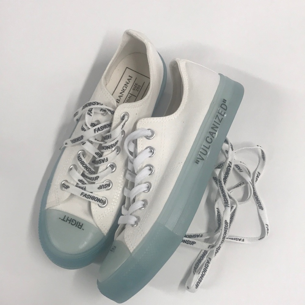 Vulcanized Sneakers unisex Women 8 NWOT